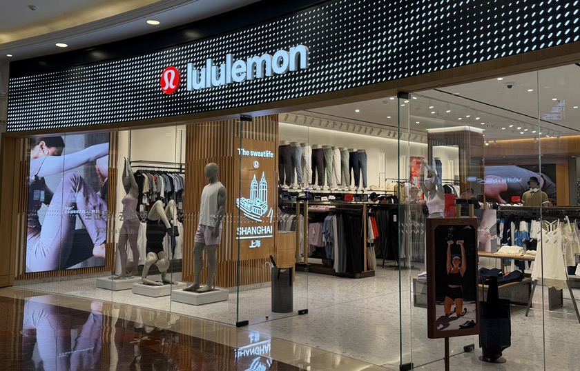 lululemon上海一门店（图源：界面新闻记者 秦李欣/拍摄）
