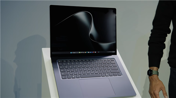 彻底重新定义PC！微软、NVIDIA联合推出Surface Laptop Ultra：起价17400元