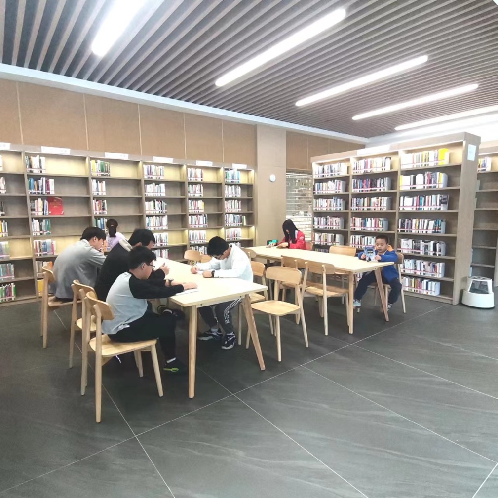 信宜市新图书馆开馆迎接市民共享知识盛宴