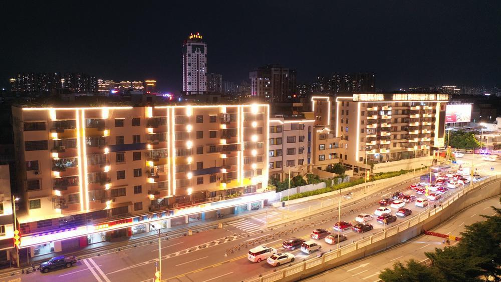 改造后夜景接下来,石龙城管分局将持续推进石龙镇户外广告设施整治