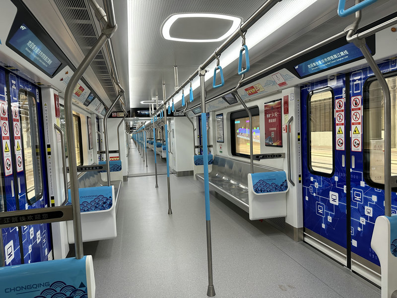 江跳线双流制列车在车辆段内进行测试本报记者路炳阳摄双福车辆段内