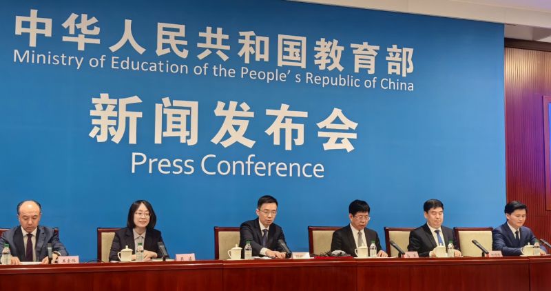 教育部：深入开展校园餐专项整治，全国中小学食堂互联网+明厨亮灶覆盖率已达99.9％｜快讯