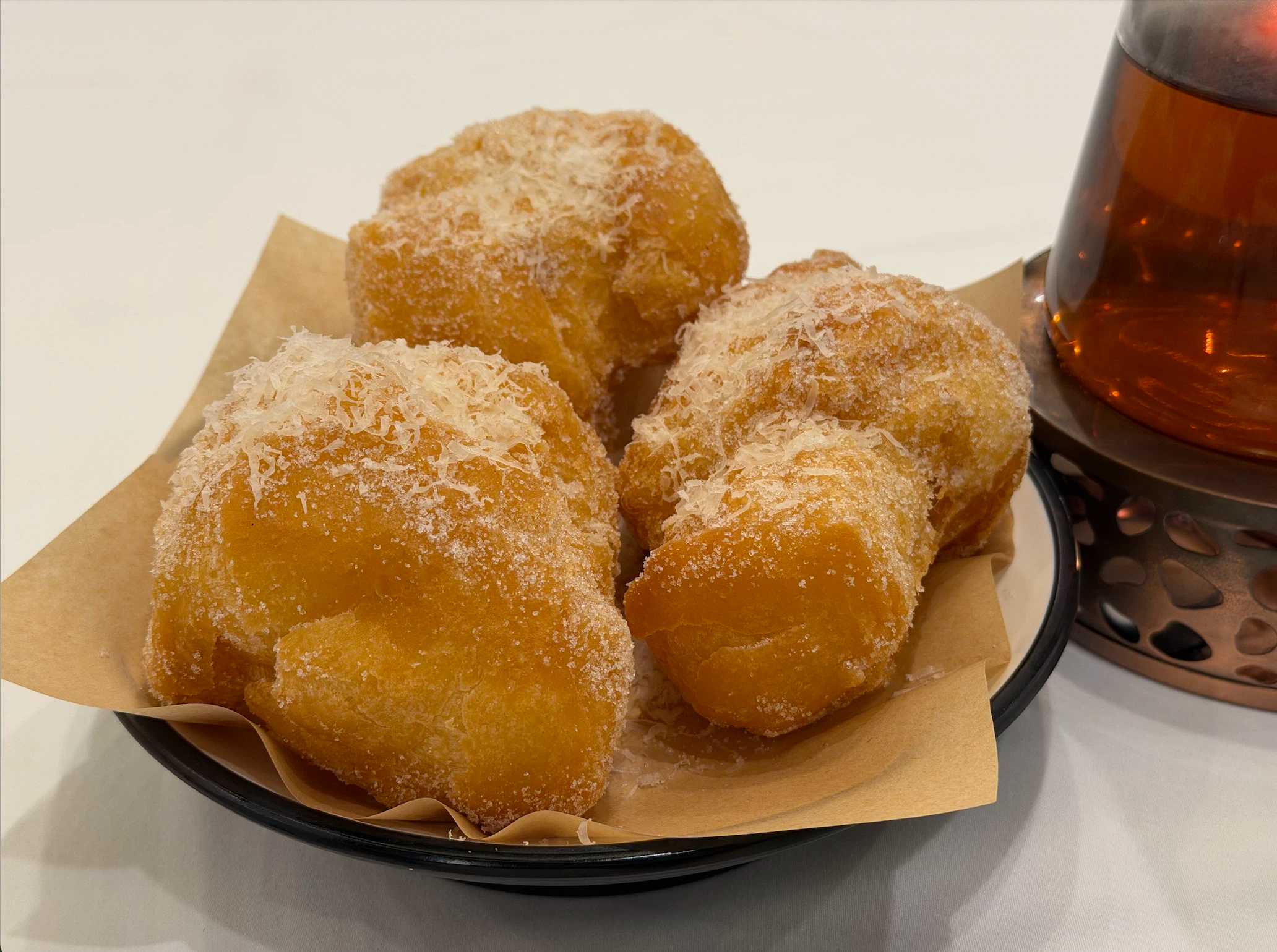 广式传统点心糖沙翁 