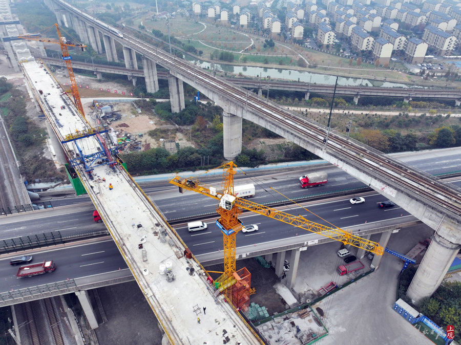 沪苏湖铁路松江特大桥跨 g15沈海高速连续梁顺利合拢 _ 东方财富网