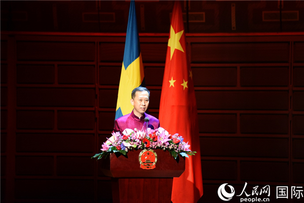 中国驻瑞典大使崔爱民在新春招待会上致辞。人民网记者