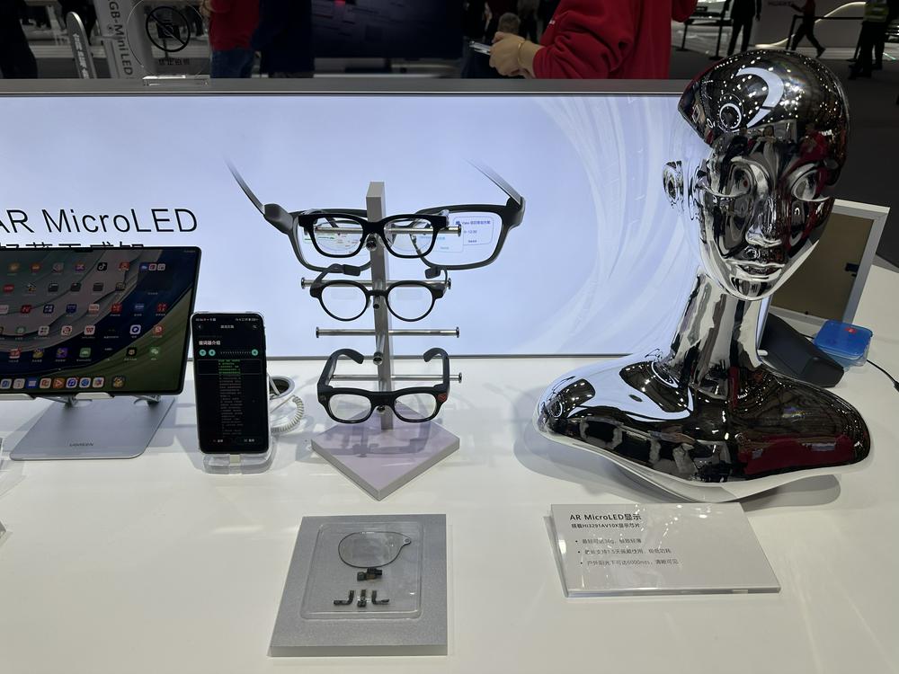 厨房小白秒变大厨 智能眼镜成跨界争夺新入口！背后都有哪些玩家布局？｜直击AWE2026