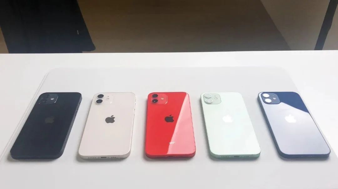 手机壁纸高清苹果12 D24798338666349925548_w1080h605.jpg