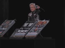 进入全面生产阶段！黄仁勋CES上带货Rubin平台 A股供应链谁能分羹？