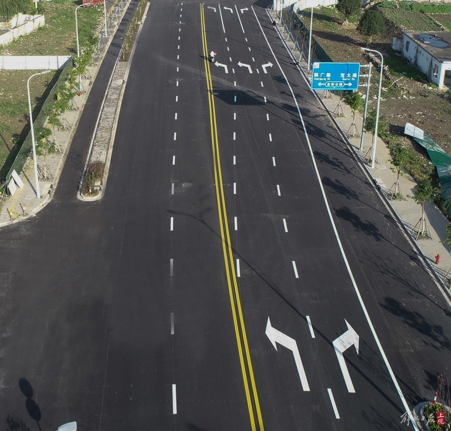 宝山区新增双向四快两慢车道长白山路菊太路宝安公路工程基本完成
