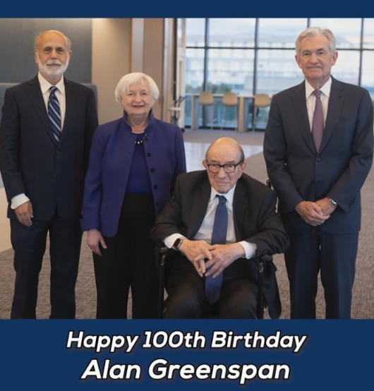 “联储梗”玩到飞起 鲍威尔发视频祝贺格林斯潘100岁大寿