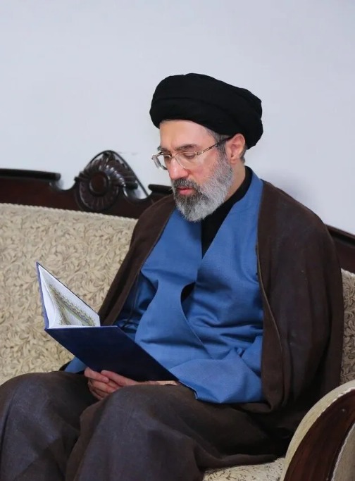 穆杰塔巴·哈梅内伊社交媒体更新 发布4张个人照片！