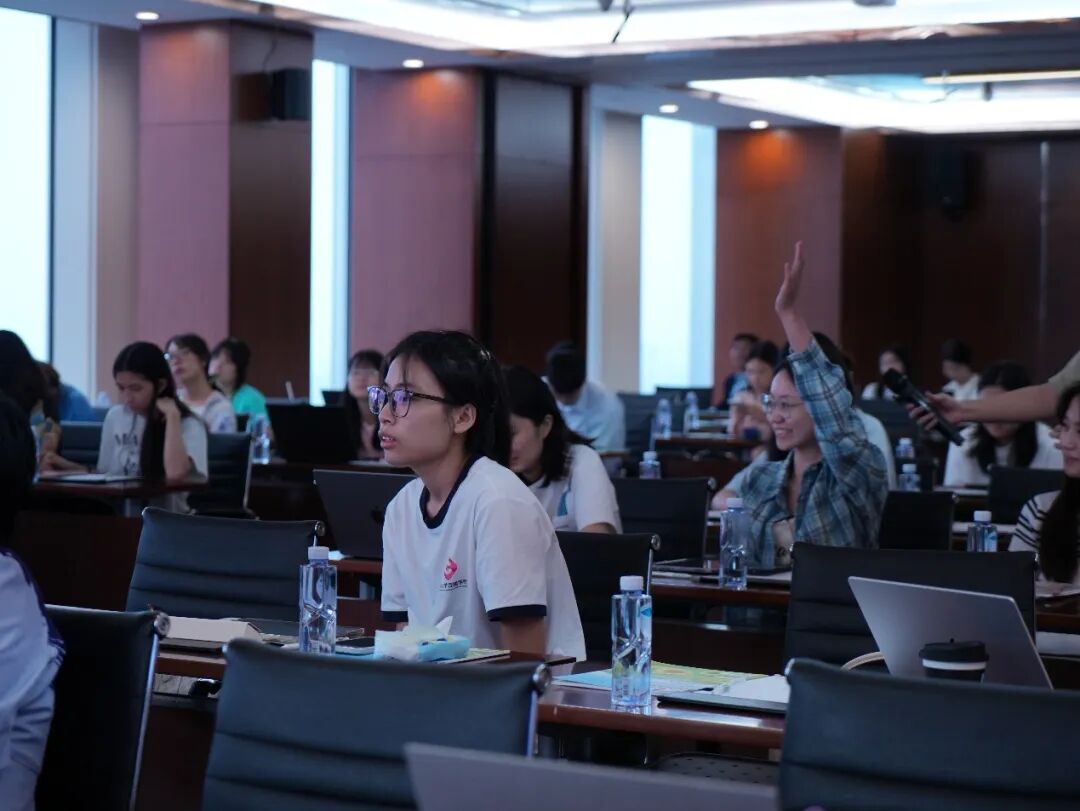 产学媒大咖共聚一堂，共话中国经济传播能力建设