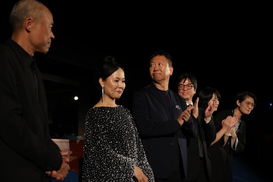 《监狱来的妈妈》全球首映,