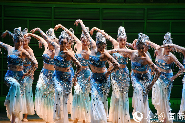 舞蹈《水之灵》。人民网记者
