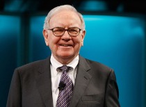 突然拉升！巴菲特罕见大举买入谷歌母公司 减持苹果和美国银行