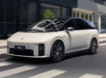 理想汽车：i8统一版本为Max 价格下调为33.98万元 赠送价值1万元铂金音响！