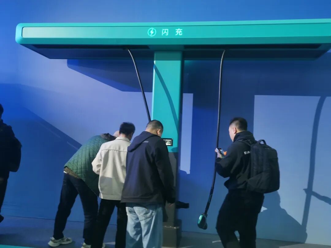 王传福：没有人比我们更懂电池！比亚迪官宣第二代刀片电池及闪充技术：10%充至97%仅9分钟，10款车率先搭载