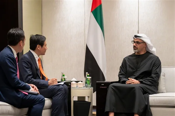 阿联酋阿布扎比王储会见小米雷军