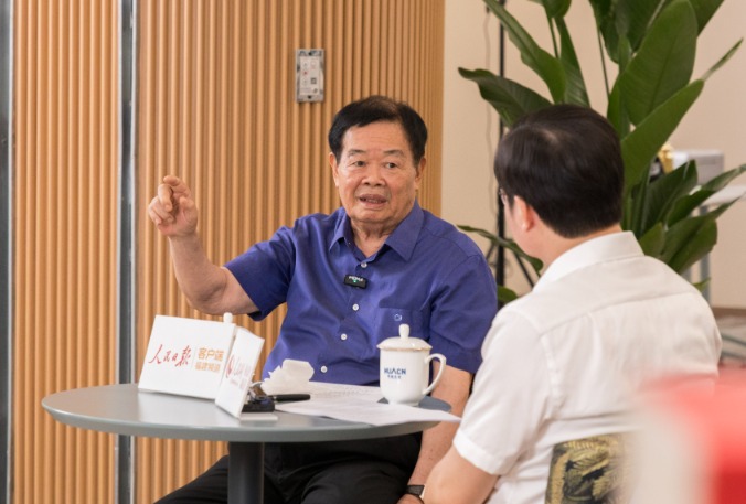 曹德旺:民营企业家应当有抱负、有责任、有胸怀、有境界