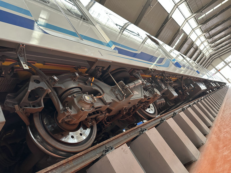 7江跳线双流制列车在车辆段内进行测试