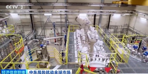 暴涨40%!霍尔木兹海峡“梗阻” 氦气供应链巨震