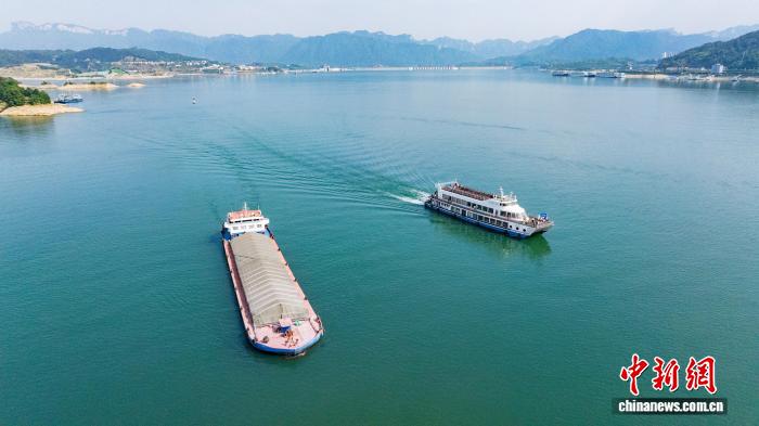 三峡水运新通道开工 中国扩容长江黄金水道