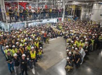 特斯拉突传重磅！Cybercab比原定计划更早投产！马斯克发声