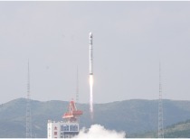 中国商业航天企业首次面向东南亚整星出口！银河航天三颗卫星发射成功 SAR双星与泰国卫星同步入轨
