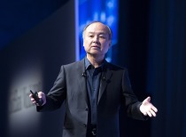 孙正义股东大会豪言：AI革命才刚刚开始 称其为泡沫是对AI的亵渎