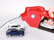 重要通知！国内油价今年首次下调 92号汽油加满50升油箱将少花22元