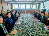 商务部部长王文涛会见美国贸易代表格里尔 就中美经贸关系、多边和区域经贸合作等问题深入交换意见