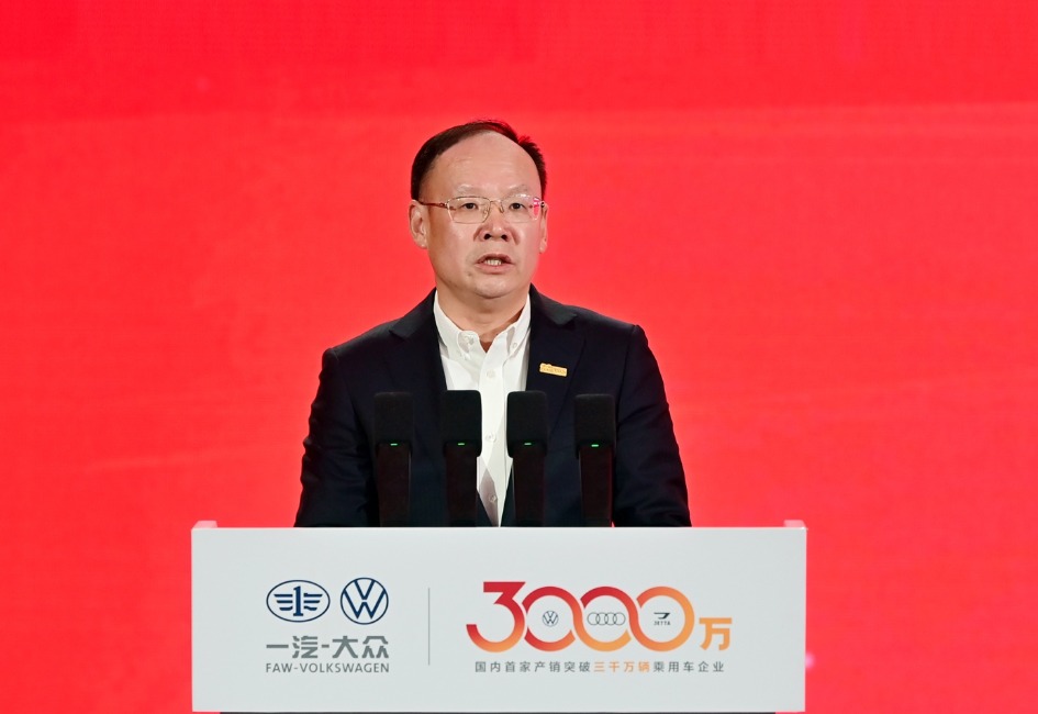 1761904537241423.png 邱现东.png