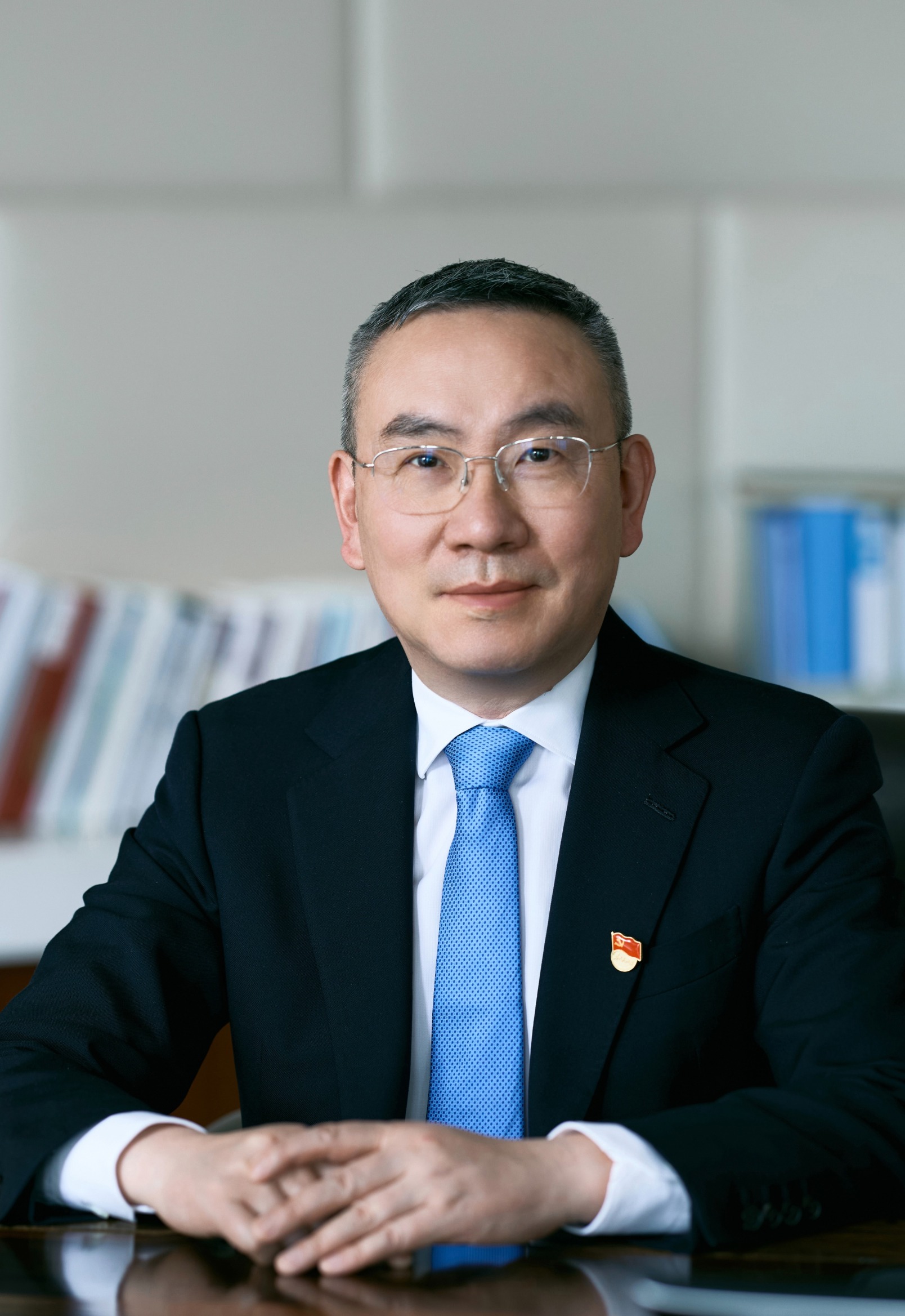 两会建言| 全国人大代表黄毅：做“减法”不是被动收缩，是让中小银行回归本源