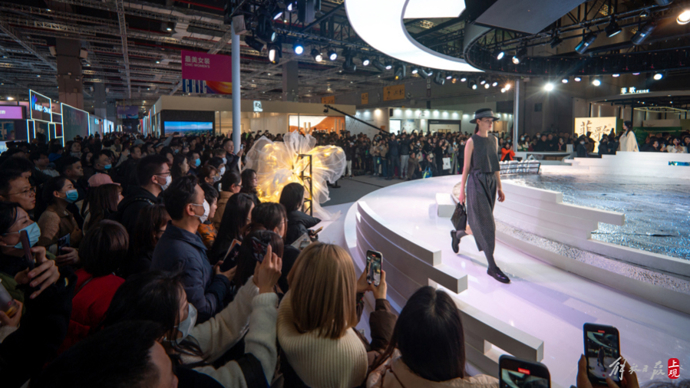 新一届国际服装博览会亮相四叶草海内外客商云集