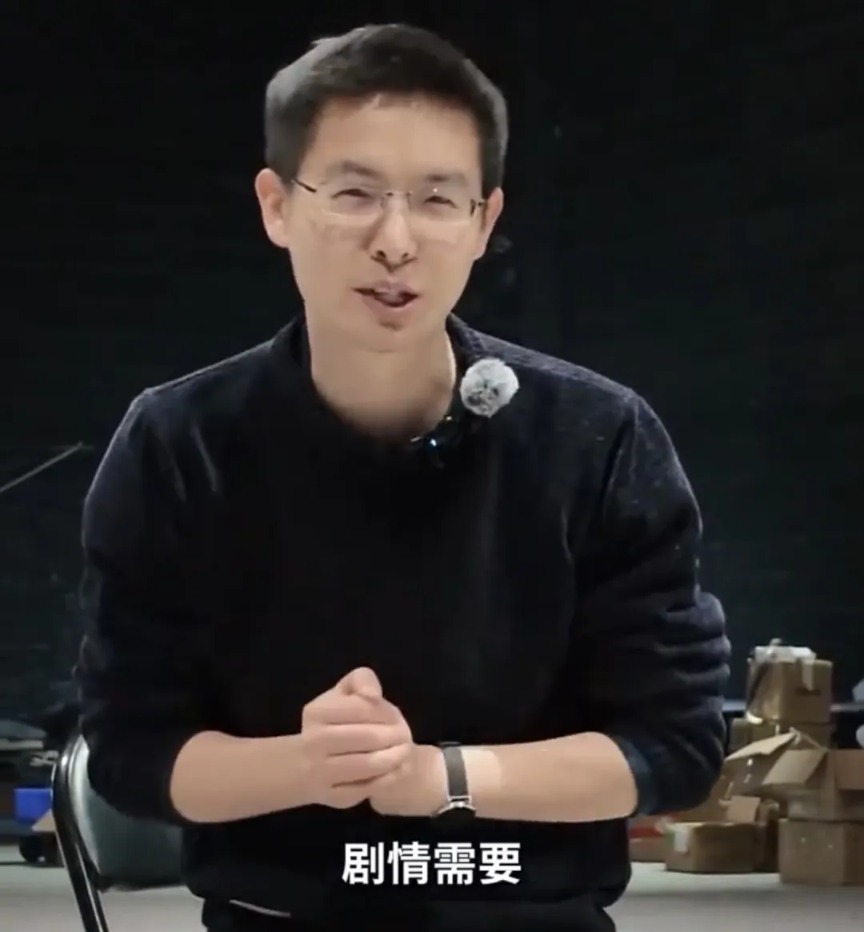 “机器人全面入侵春晚”后卖爆了!同款要85000元?摔倒“失误”是怎么回事