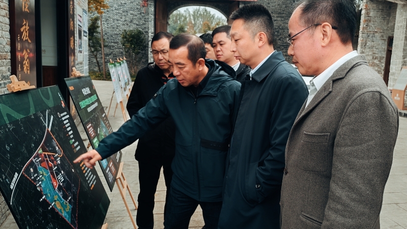 崇州市委副书记市长饶程带队调研崇阳古窖点赞老名酒品牌复兴