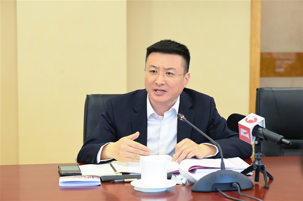 全国人大代表、中国电气装备集团科技创新部部长张帆