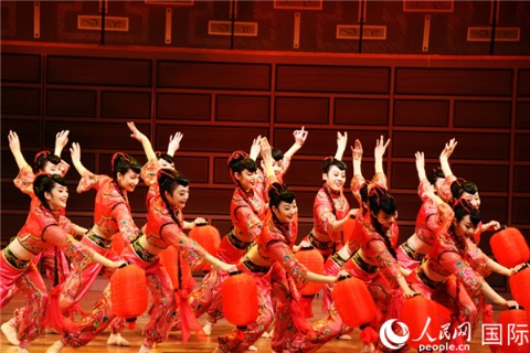 舞蹈《张灯结彩》。人民网记者