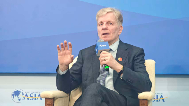 3月25日，芬兰前总理阿霍在博鳌亚洲论坛2026年年会上接受媒体采访。（第一财经记者 