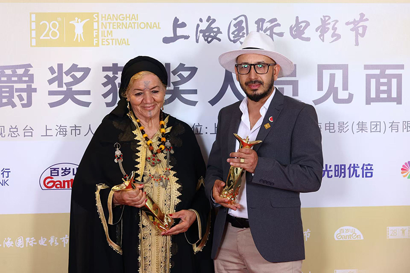 《哈莉玛》获得最佳导演、最佳女演员两项大奖 