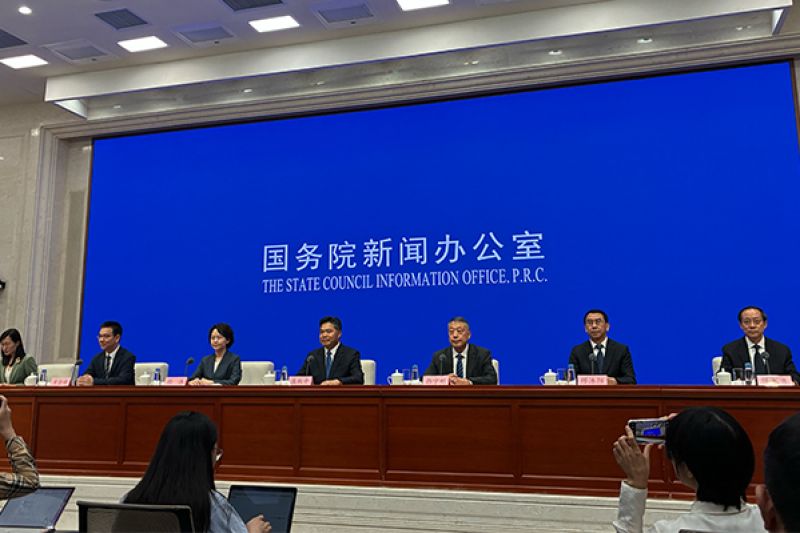 工信部：加快编制出台智能网联新能源汽车十五五规划，加快新一代动力电池、车用芯片等技术攻关｜快讯
