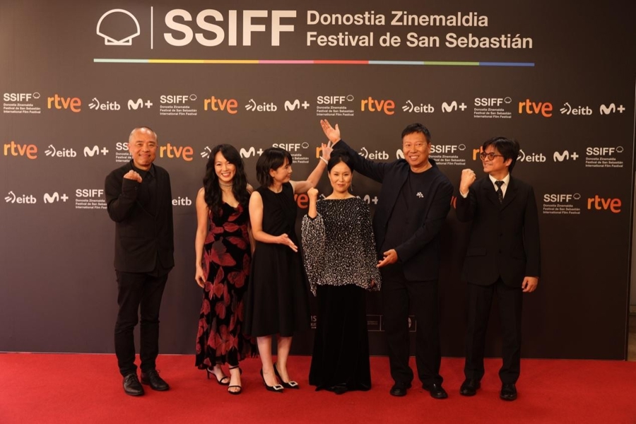 《监狱来的妈妈》全球首映