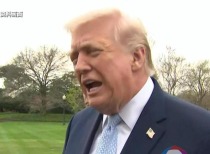 特朗普威胁对向伊朗供武国家征收50%关税