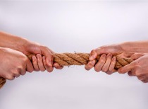 伊朗反驳特朗普“请求停火”言论：纯属子虚乌有的假消息！局势将走向何方？