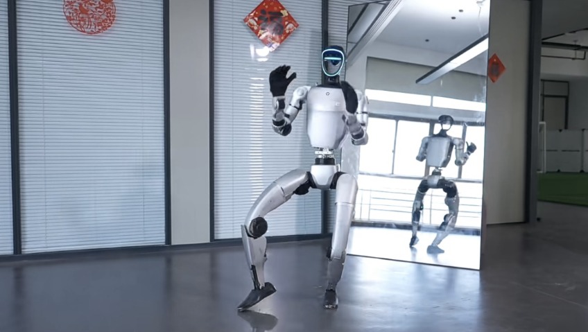 春节后,宇树晒出的机器人跳舞视频。