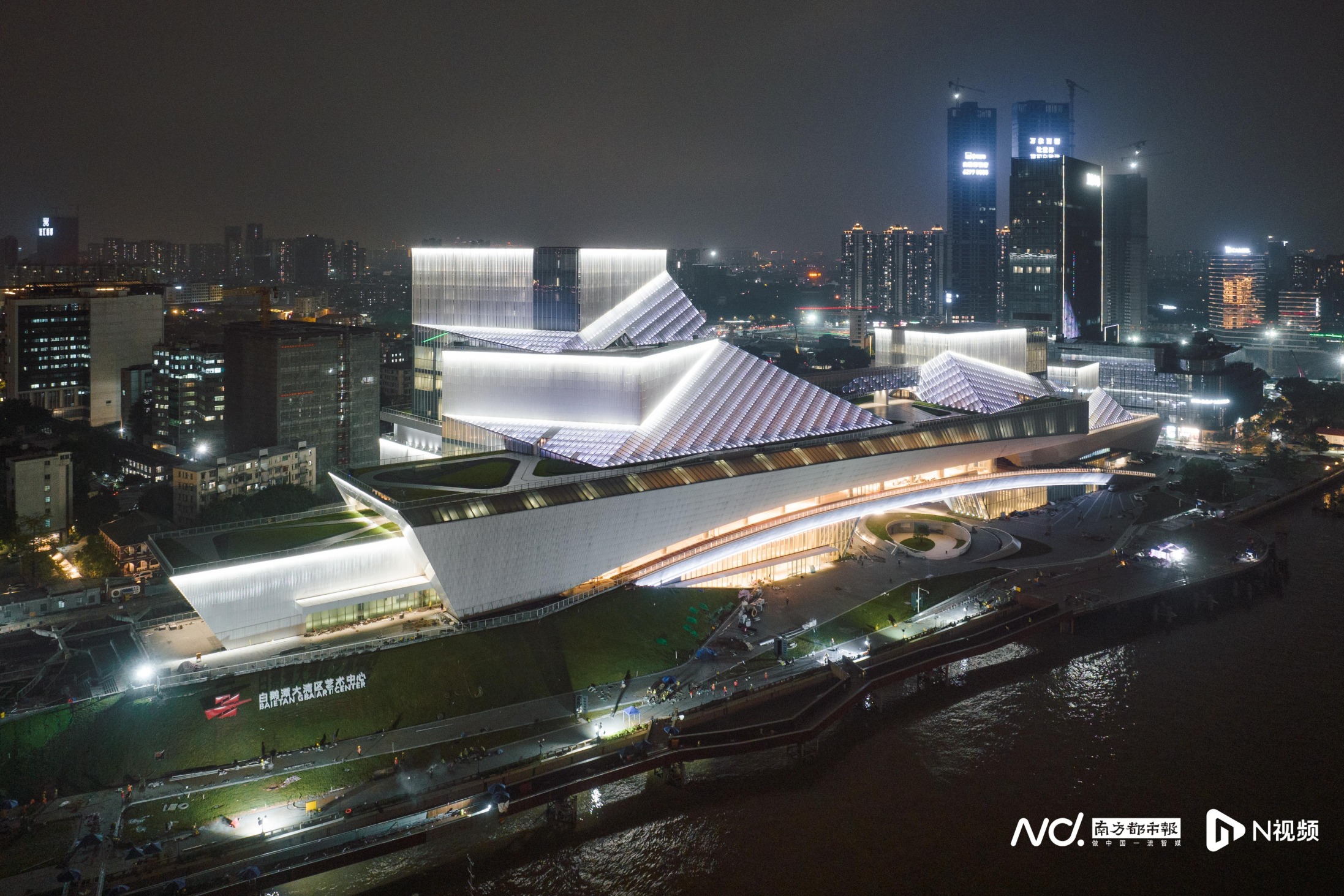 珠江夜景再添新锐 白鹅潭大湾区艺术中心21日晚亮灯,扬帆