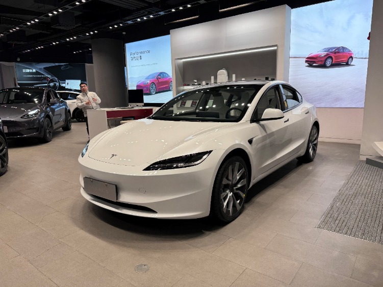 全新model3降幅超万元鲇鱼特斯拉年关重启降价游戏