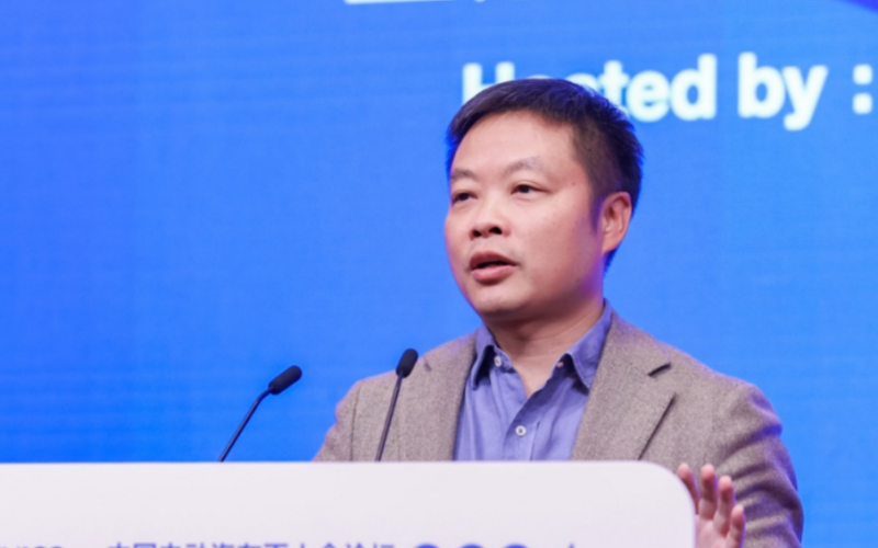 智驾排位赛开"卷":余承东呛声何小鹏 比亚迪高管称不要黑手 _ 东方