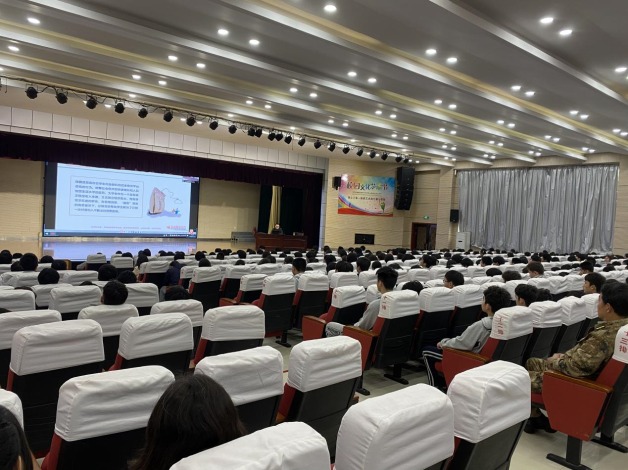 教进百校"系列——"维护国家安全,共建平安校园"走进姜堰中等专业学校