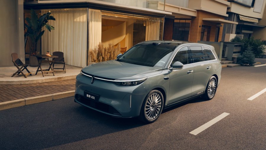 魏牌V8X上市：拒绝“速成”不走捷径，打出8系旗舰“新底牌”